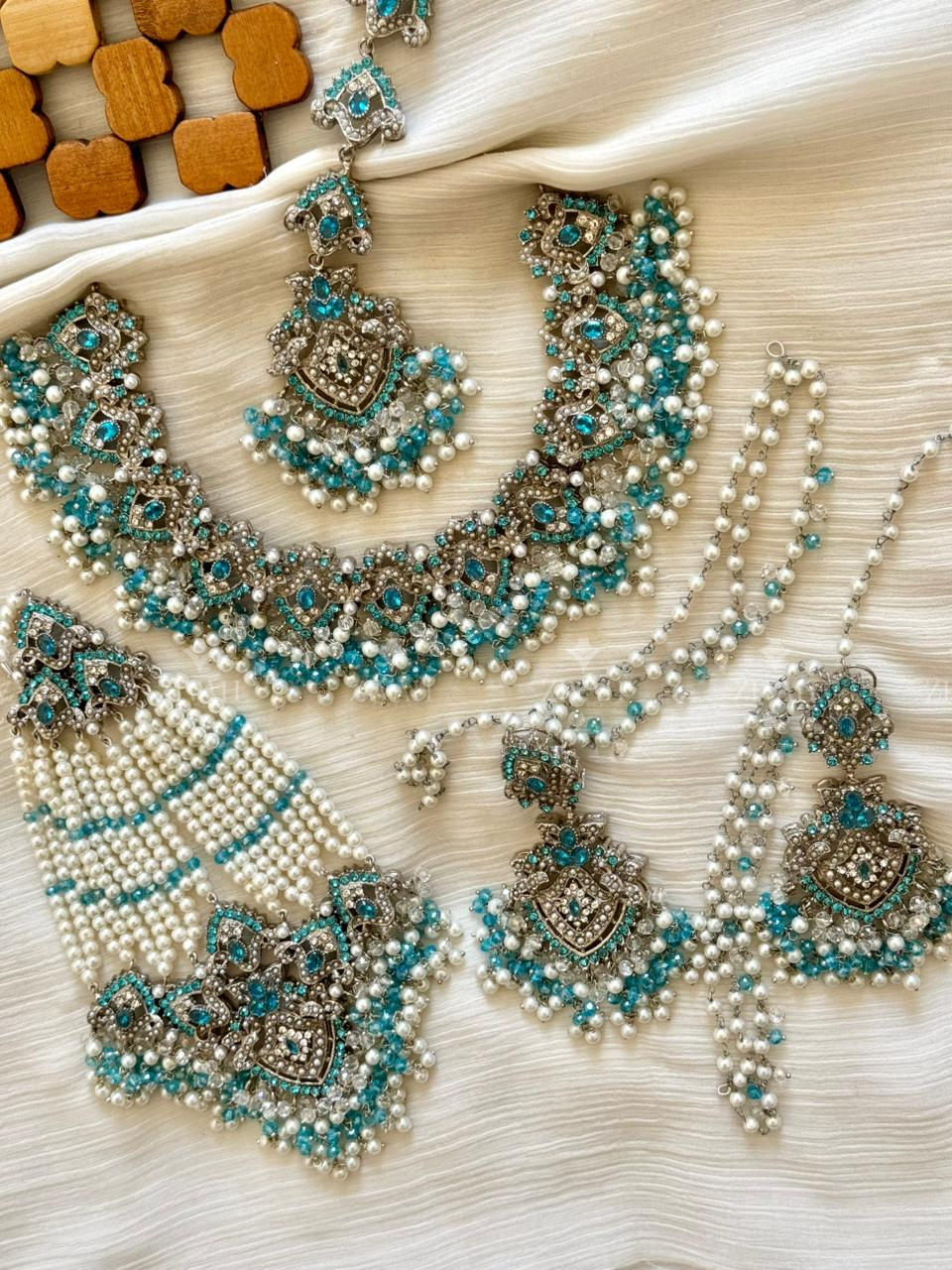 The Exclusive Designer’s Made Bridal Set