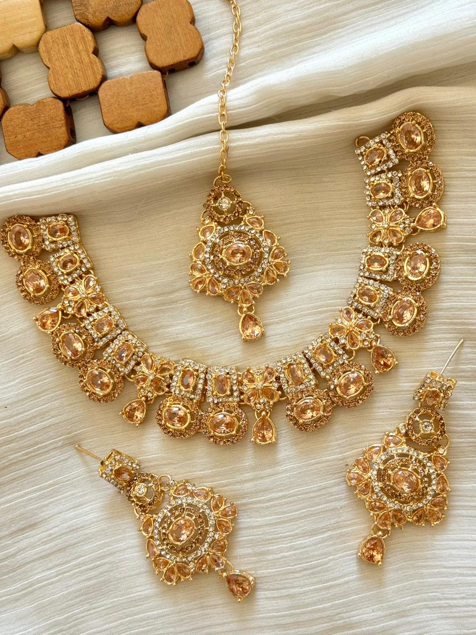 Elegant Style Zircon Necklace Sets