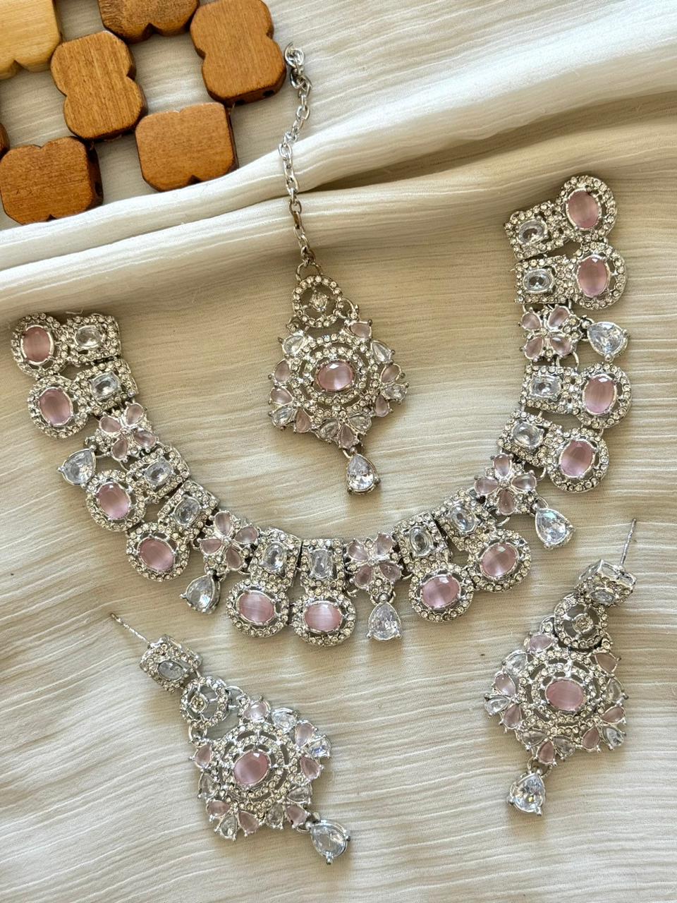 Elegant Style Zircon Necklace Sets
