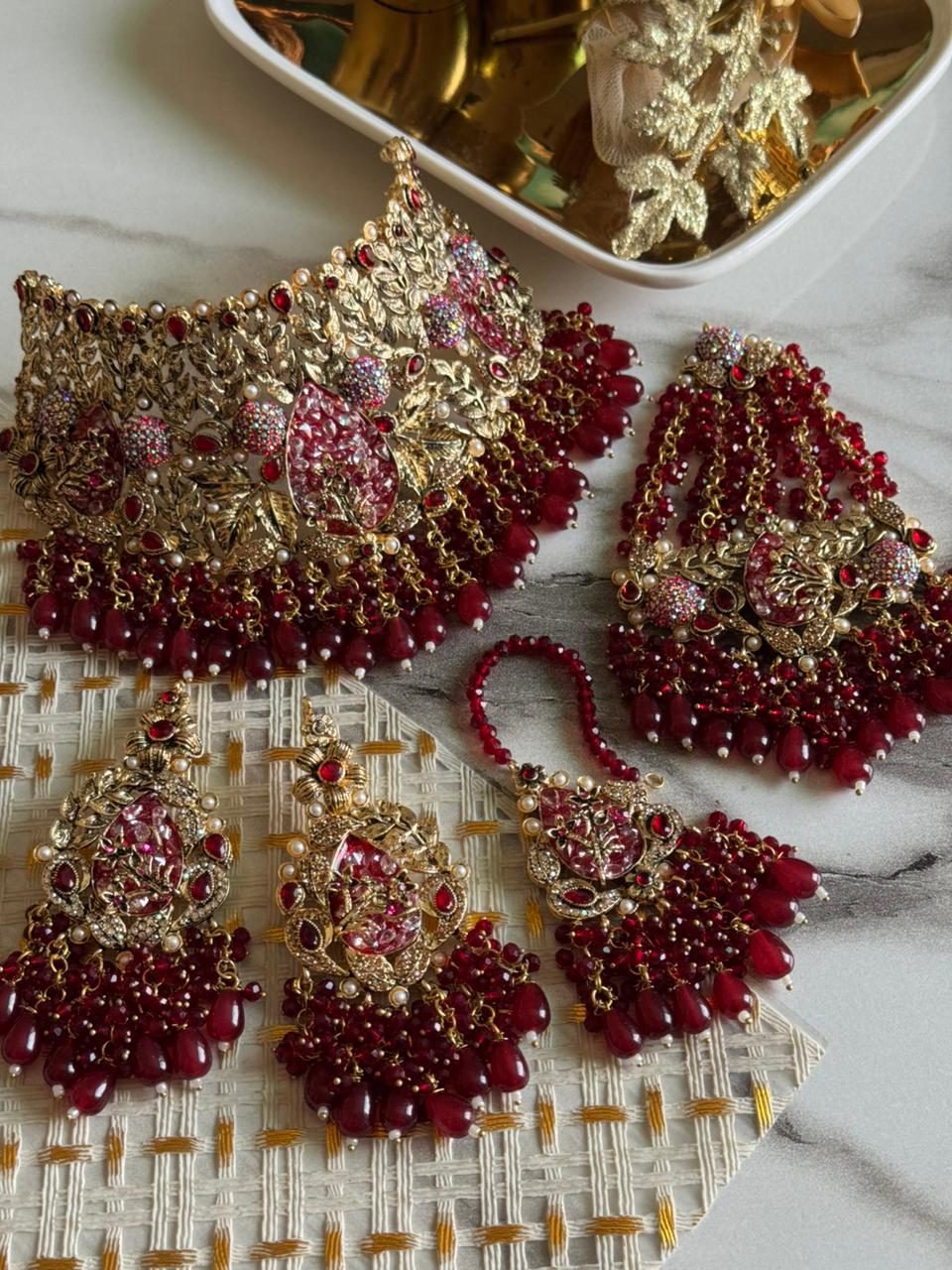 Tradational Reverse Zircon Crush Stones Bridal Set