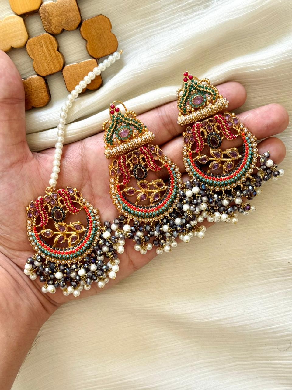Nauratan Earings & Teeka