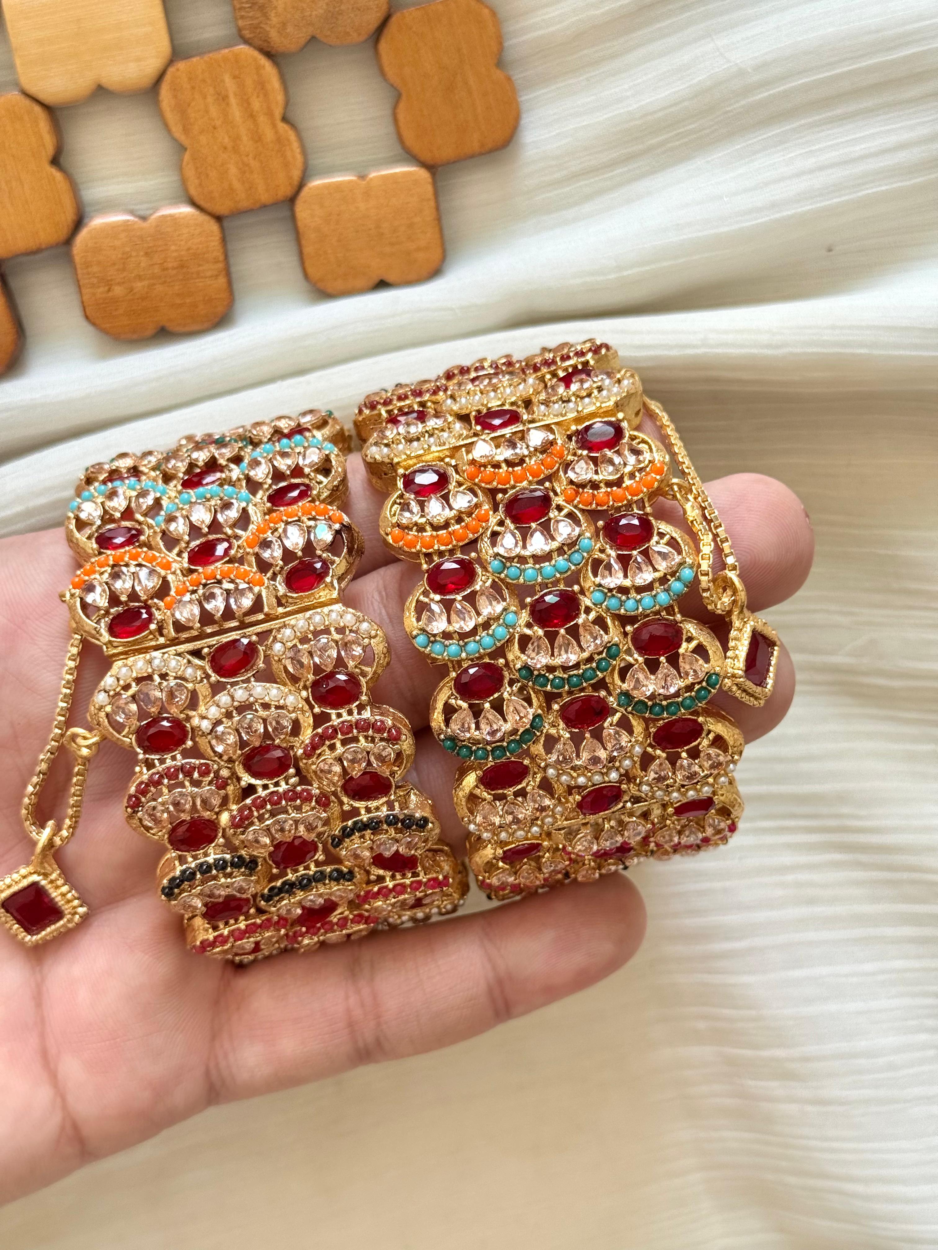 Gold Polish Zircon Openable Bangle