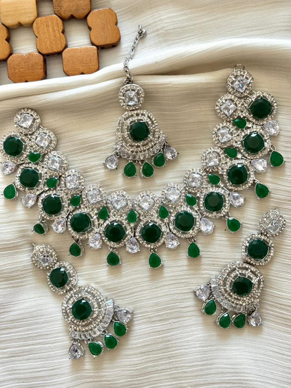 The Dewdrop Doublet Elegant Set