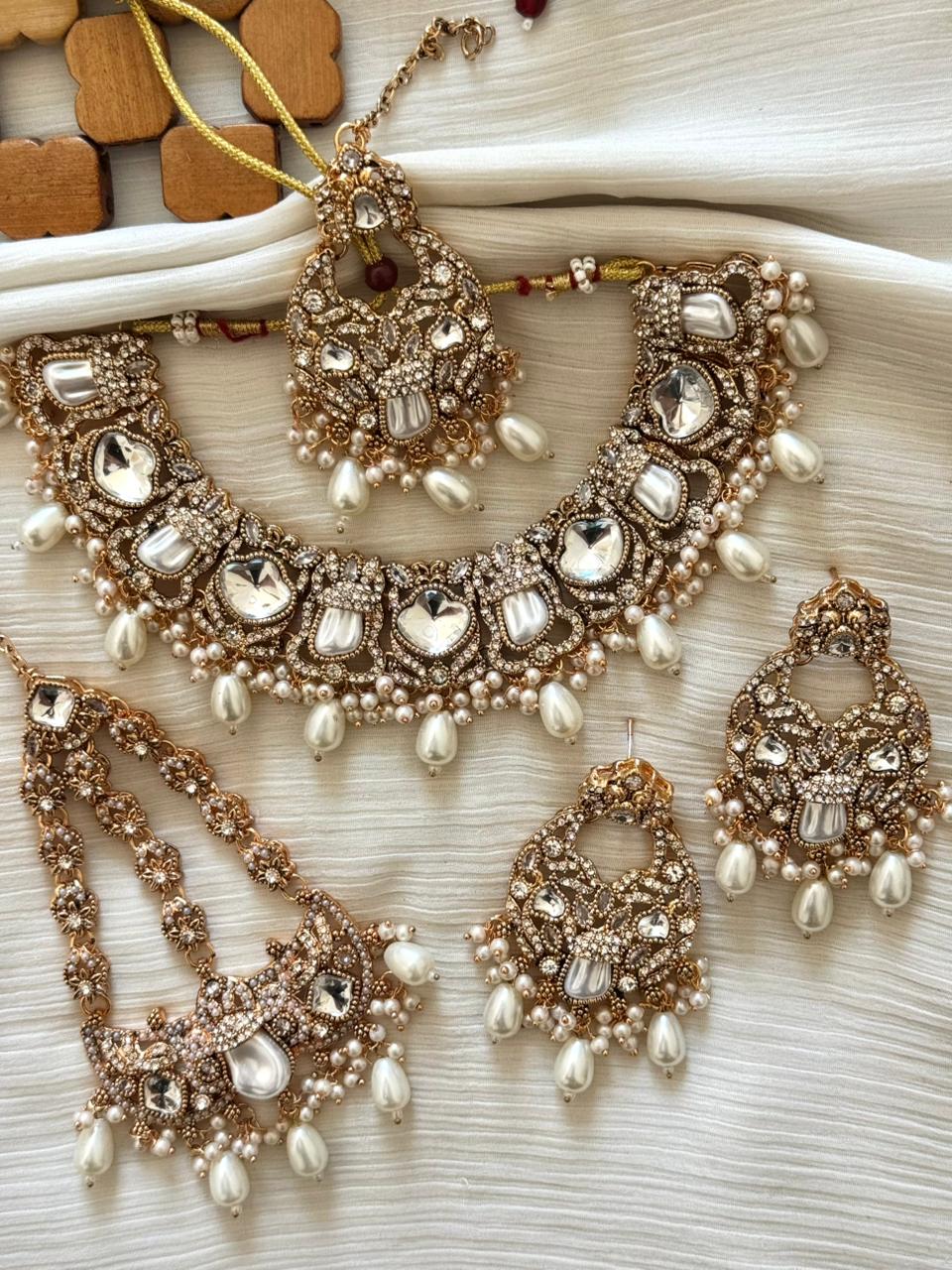 Pure Gulnaar Pearl Kundan Set