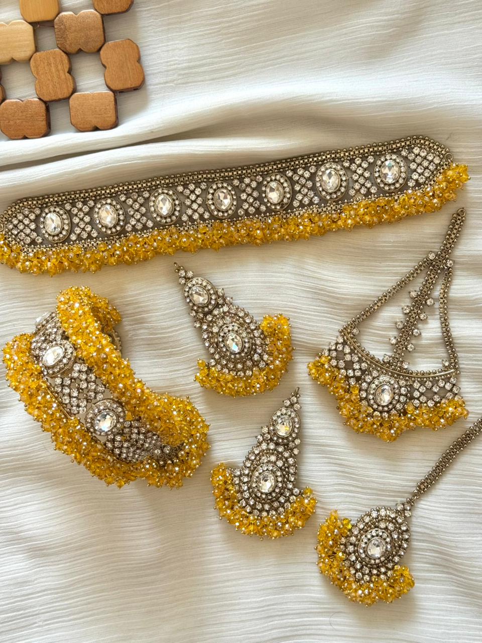 Dholki Gajra Choker Set & Adjustable Bangle