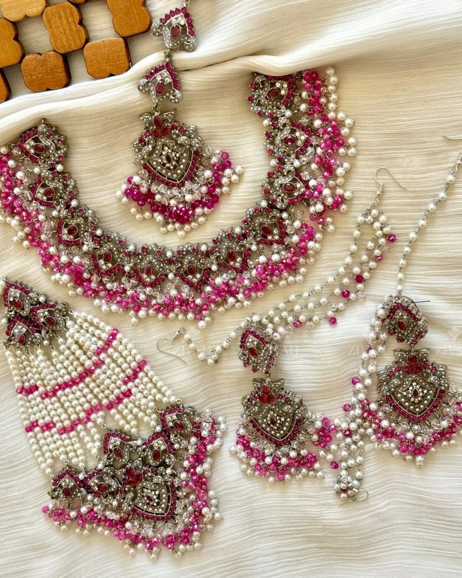 The Exclusive Designer’s Made Bridal Set