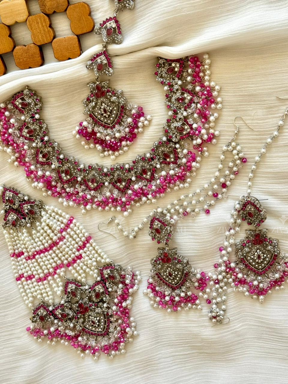 The Exclusive Designer’s Made Bridal Set