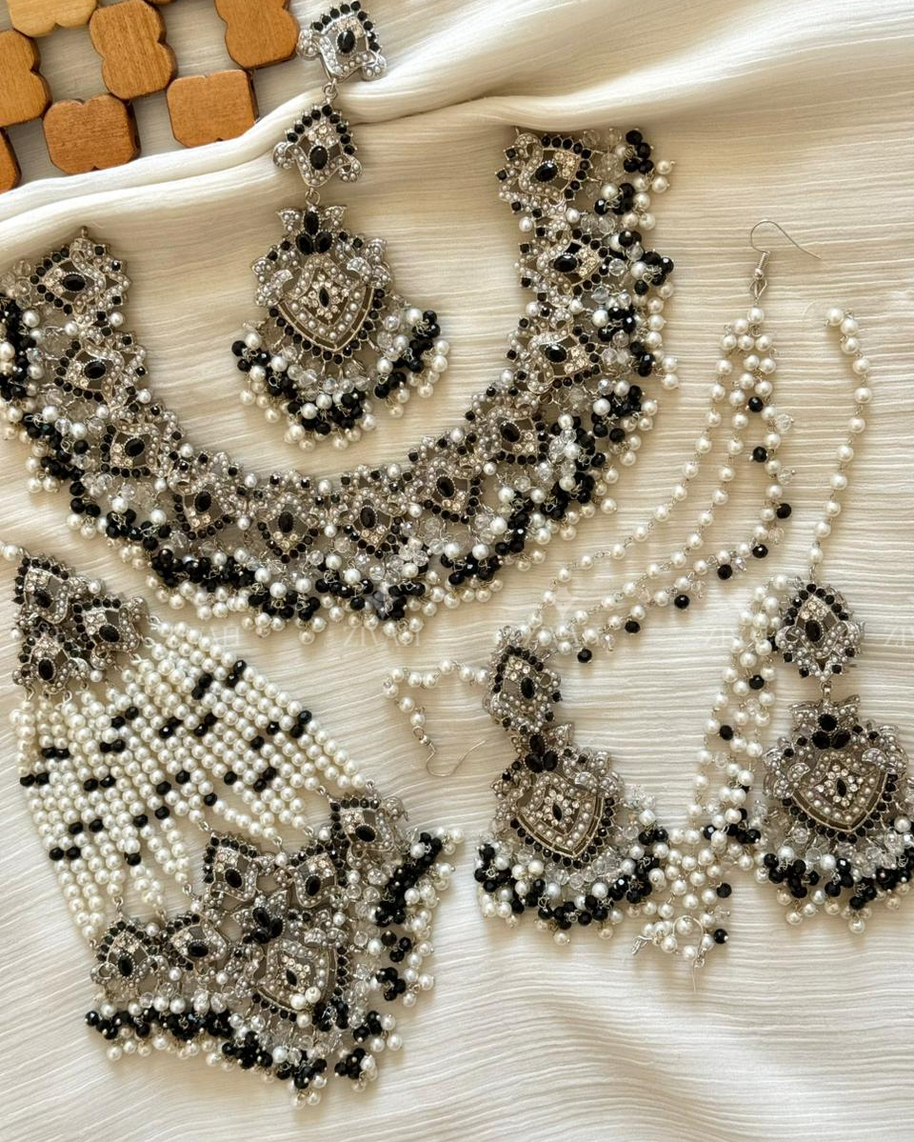 The Exclusive Designer’s Made Bridal Set