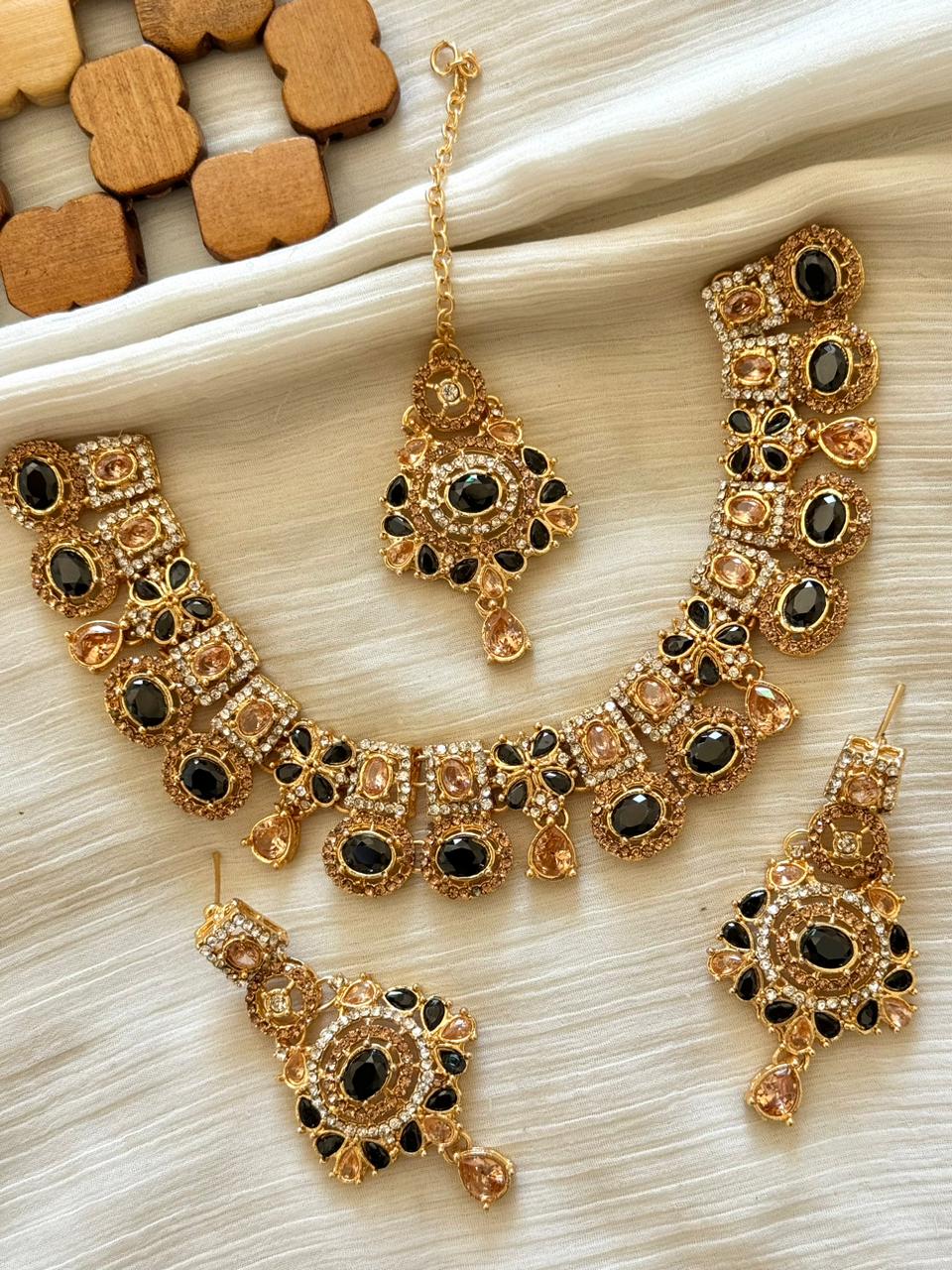 Elegant Style Zircon Necklace Sets