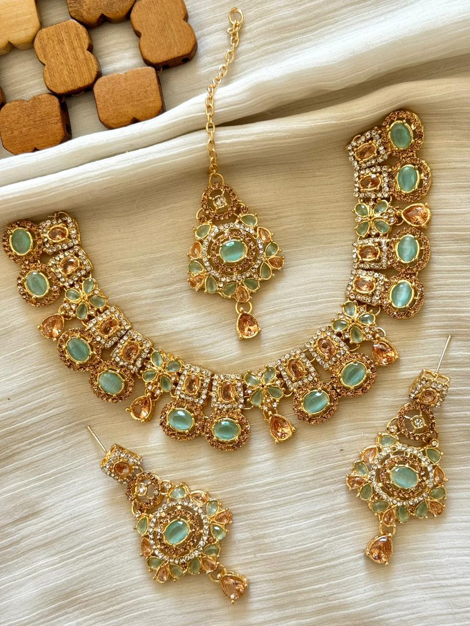 Elegant Style Zircon Necklace Sets