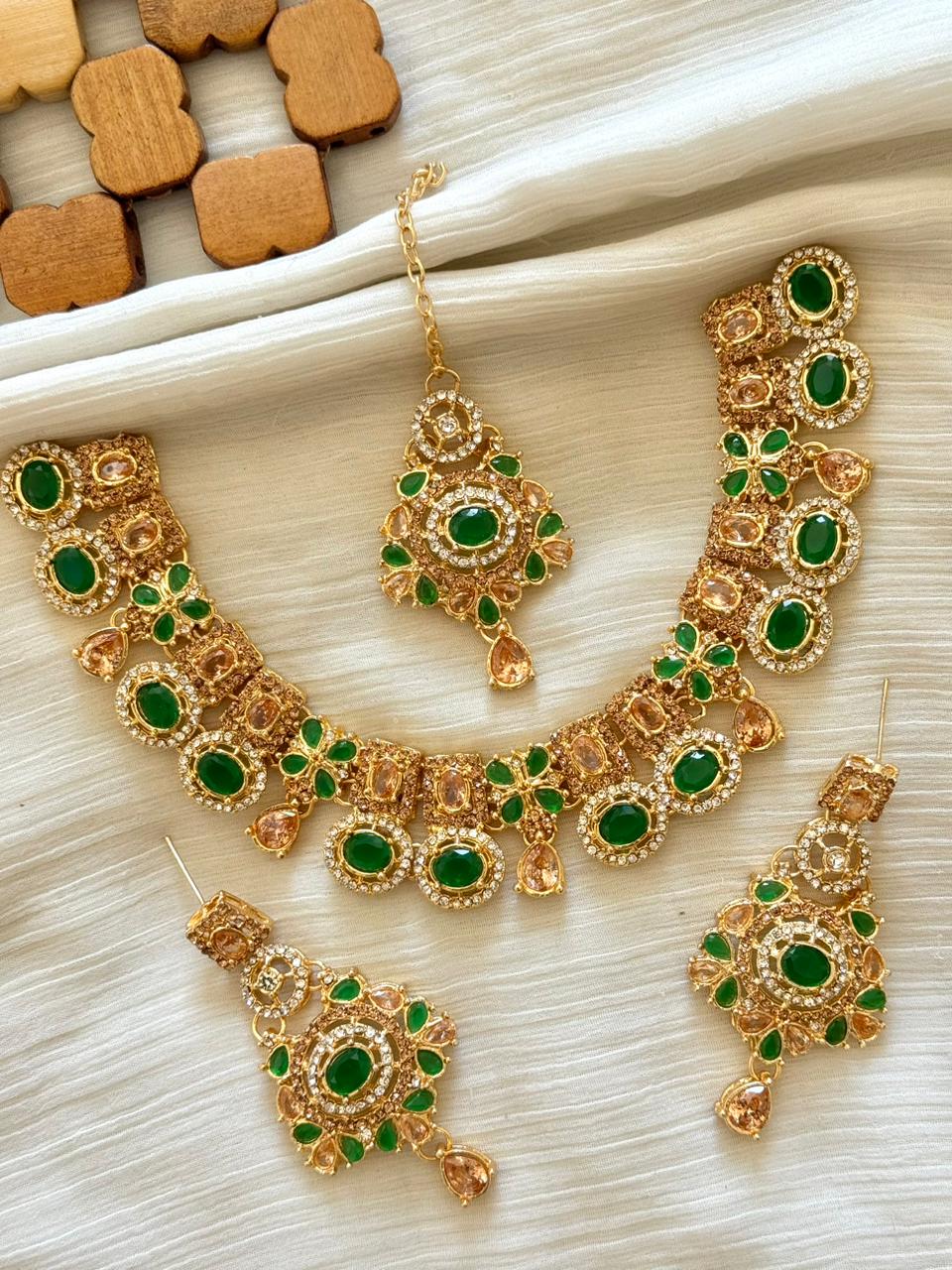 Elegant Style Zircon Necklace Sets