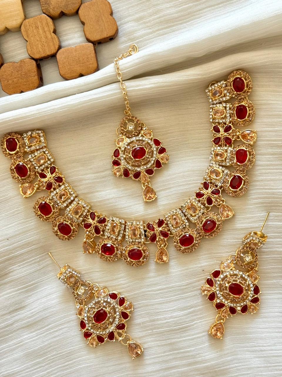 Elegant Style Zircon Necklace Sets