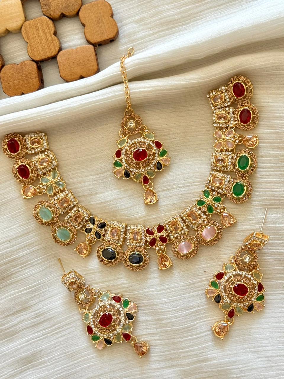 Elegant Style Zircon Necklace Sets