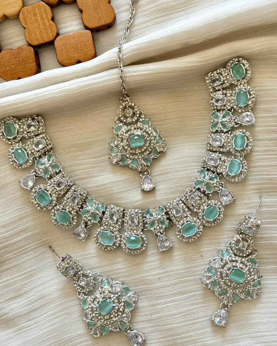 Elegant Style Zircon Necklace Sets