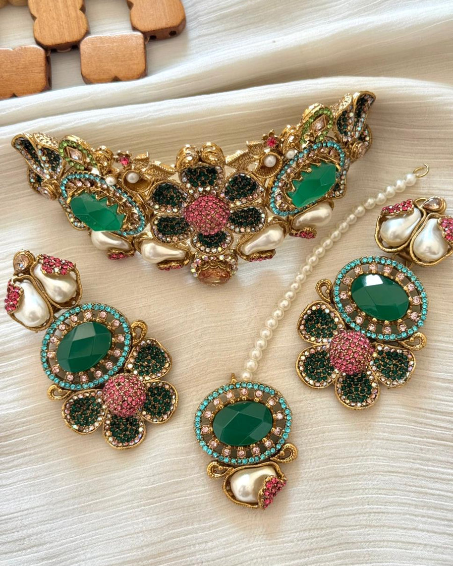 Jashan-e-Noor MOP Choker Set with Tika