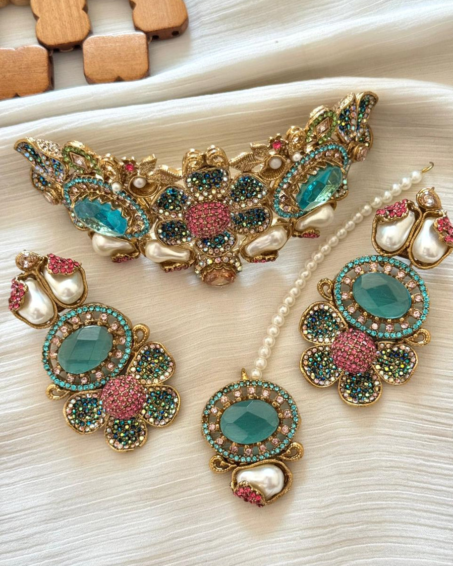 Jashan-e-Noor MOP Choker Set with Tika