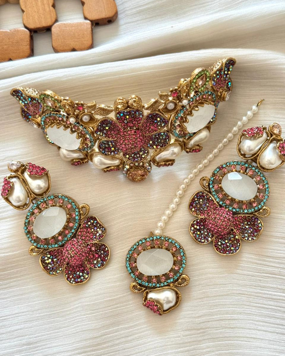 Jashan-e-Noor MOP Choker Set with Tika