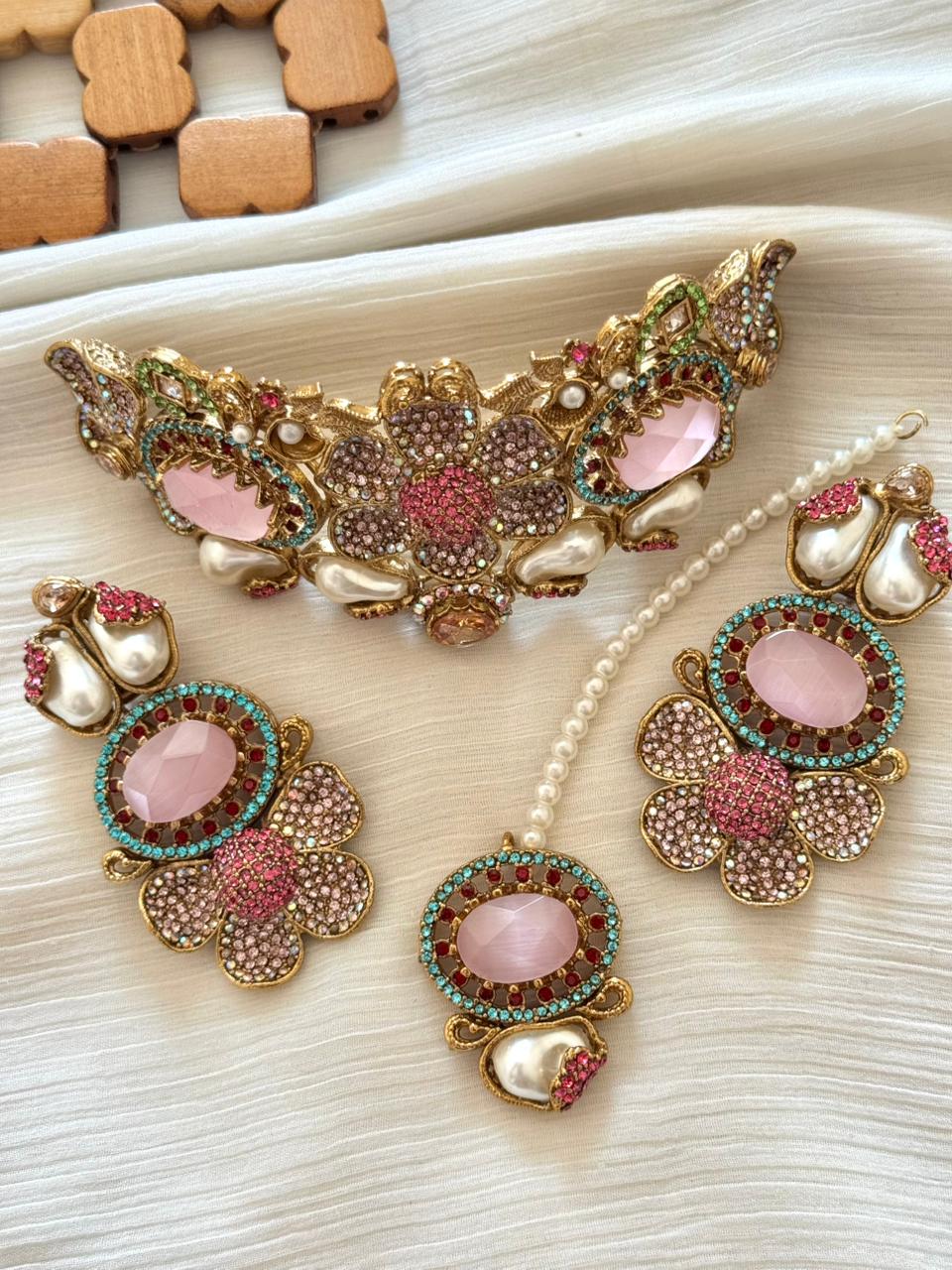 Jashan-e-Noor MOP Choker Set with Tika