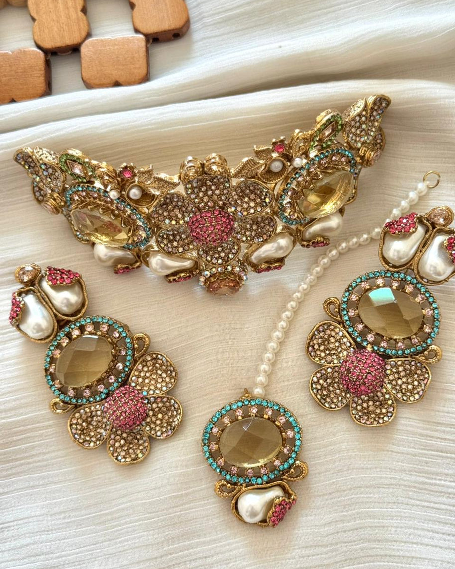 Jashan-e-Noor MOP Choker Set with Tika