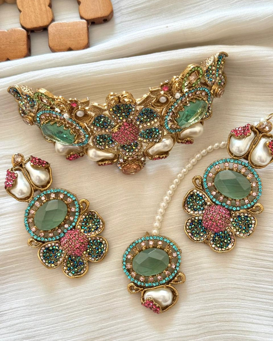 Jashan-e-Noor MOP Choker Set with Tika