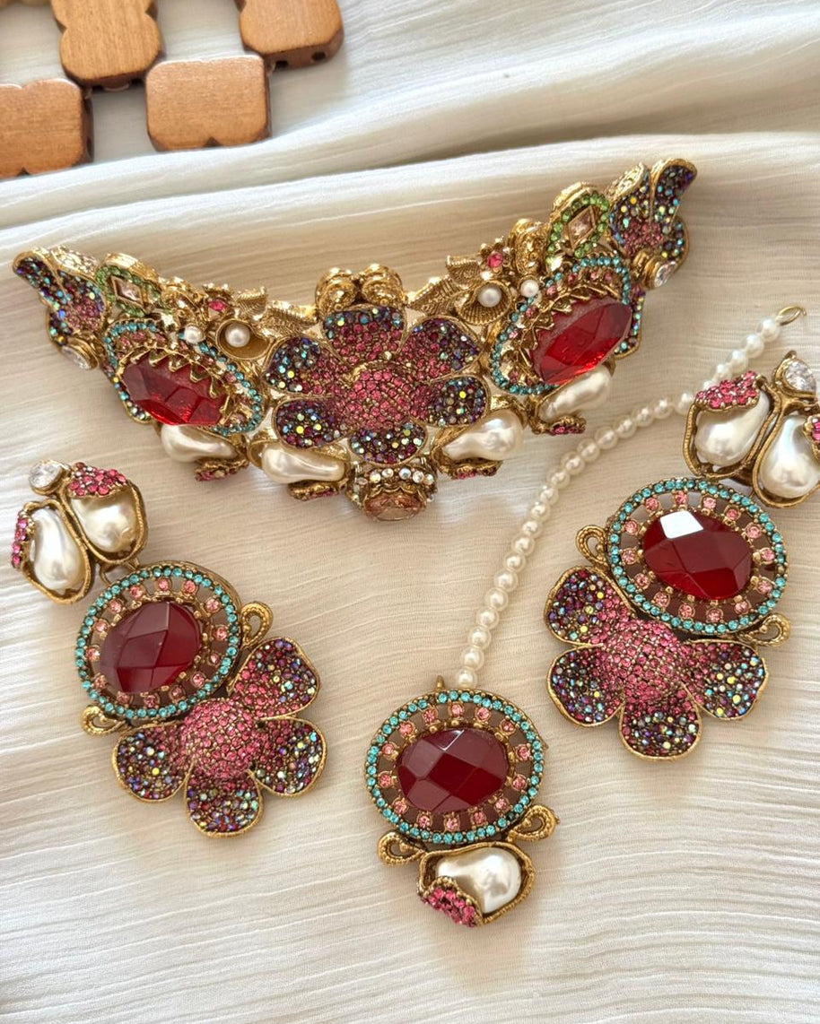 Jashan-e-Noor MOP Choker Set with Tika