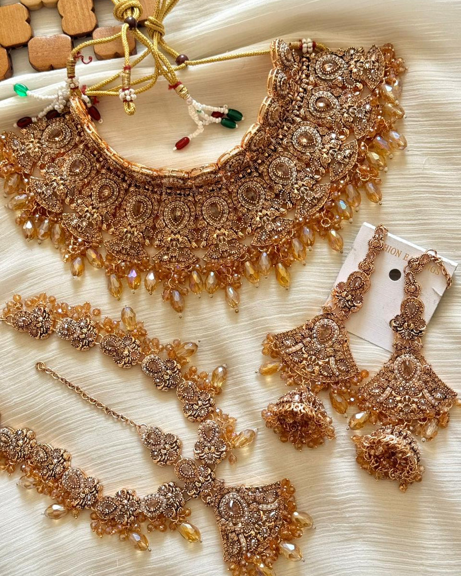 Royal Rajwadi Bridal Set With Mathapati