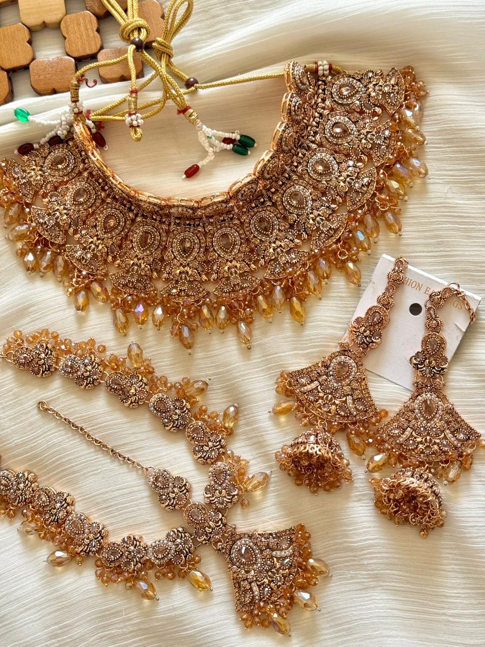 Royal Rajwadi Bridal Set With Mathapati