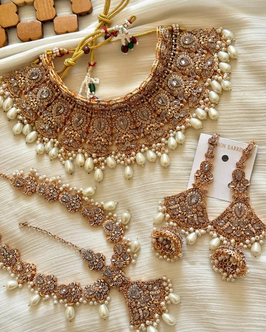 Royal Rajwadi Bridal Set With Mathapati