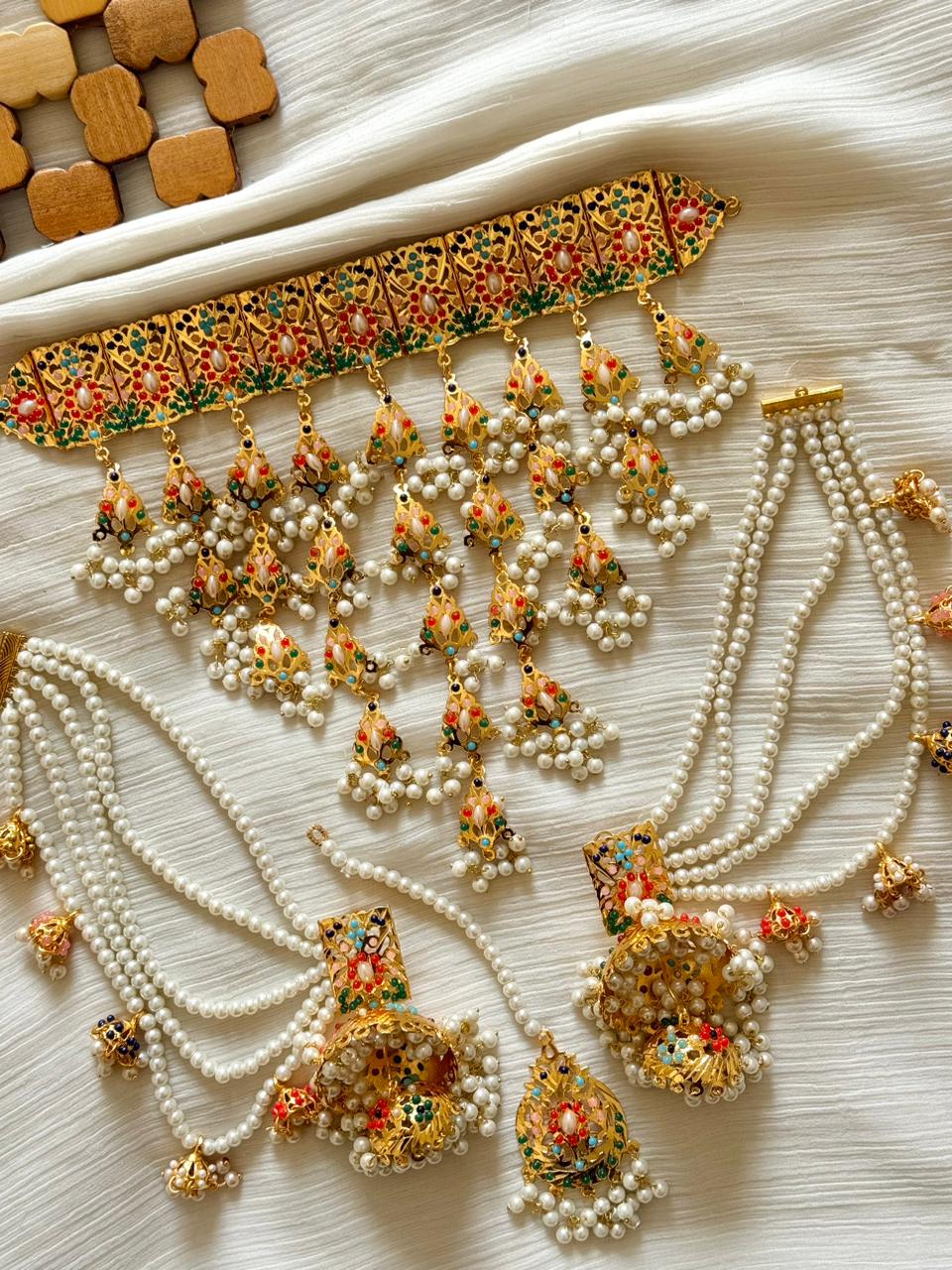Nauratan Hyderabadi Choker Set