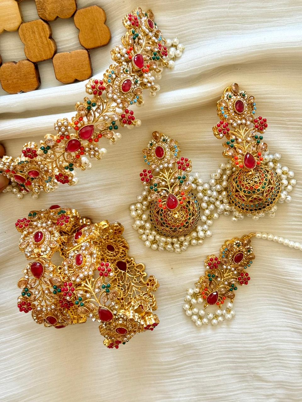 Nauratan Trendy Set With Standard Size Lock Bangles