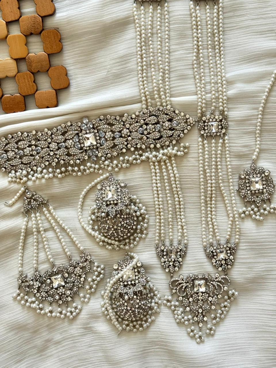 The Royal Mirha’s Beauty Bridal Set