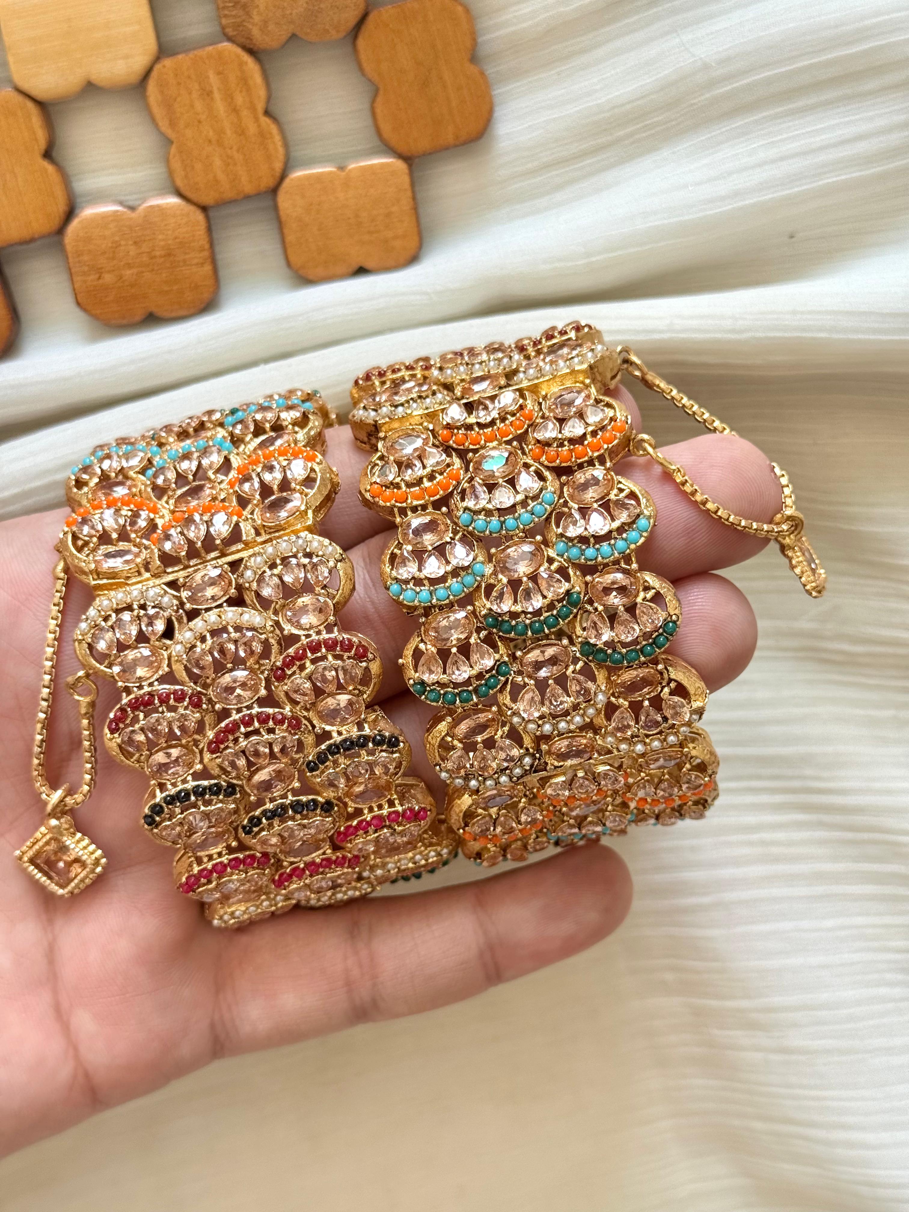 Gold Polish Zircon Openable Bangle