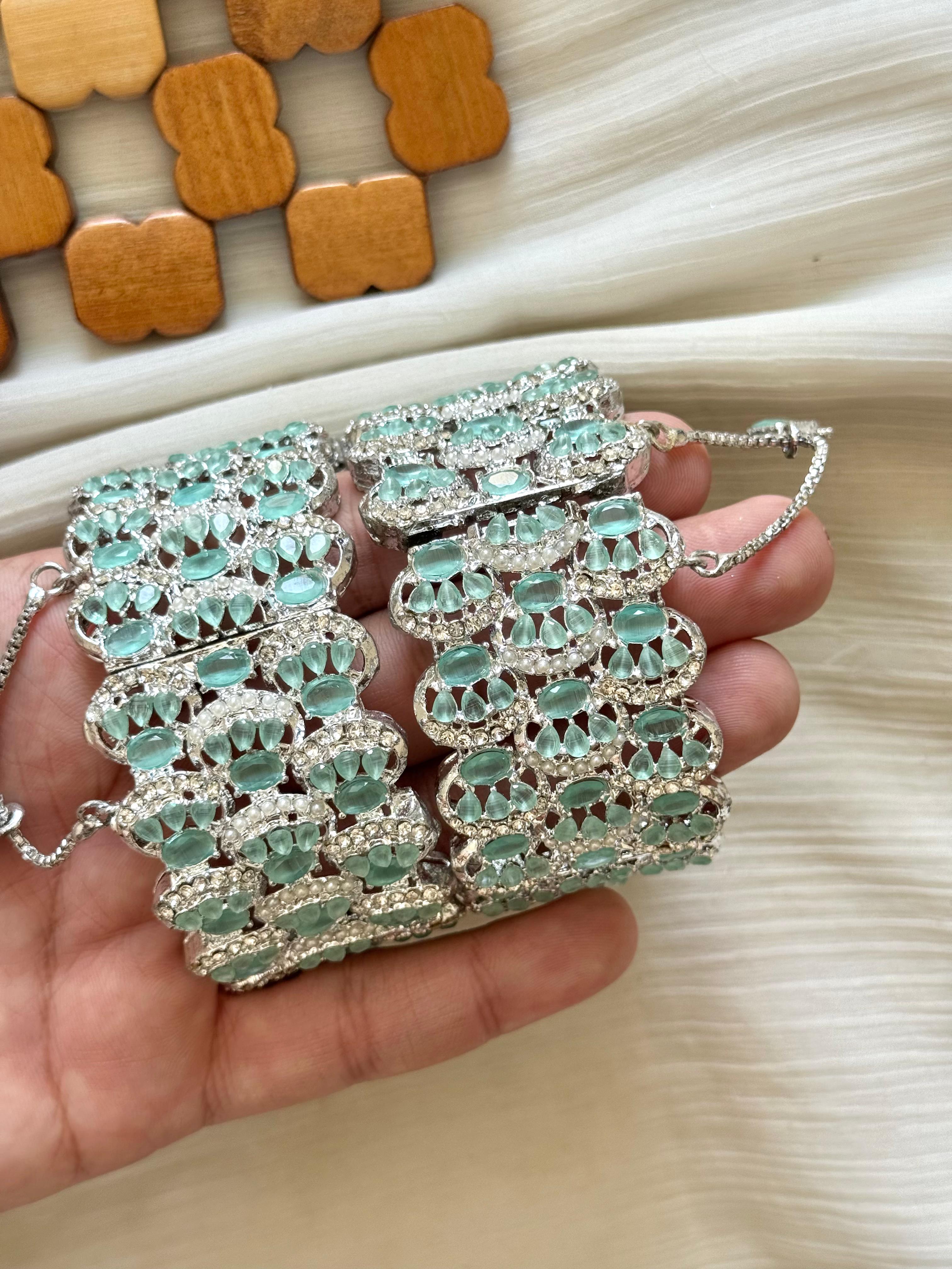 Gold Polish Zircon Openable Bangle